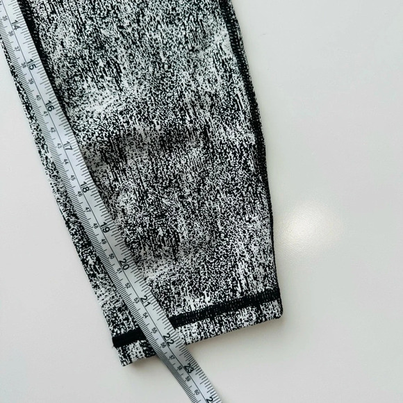 GapFit Shine Jacquard Leggings Size Small - Picture 4 of 10